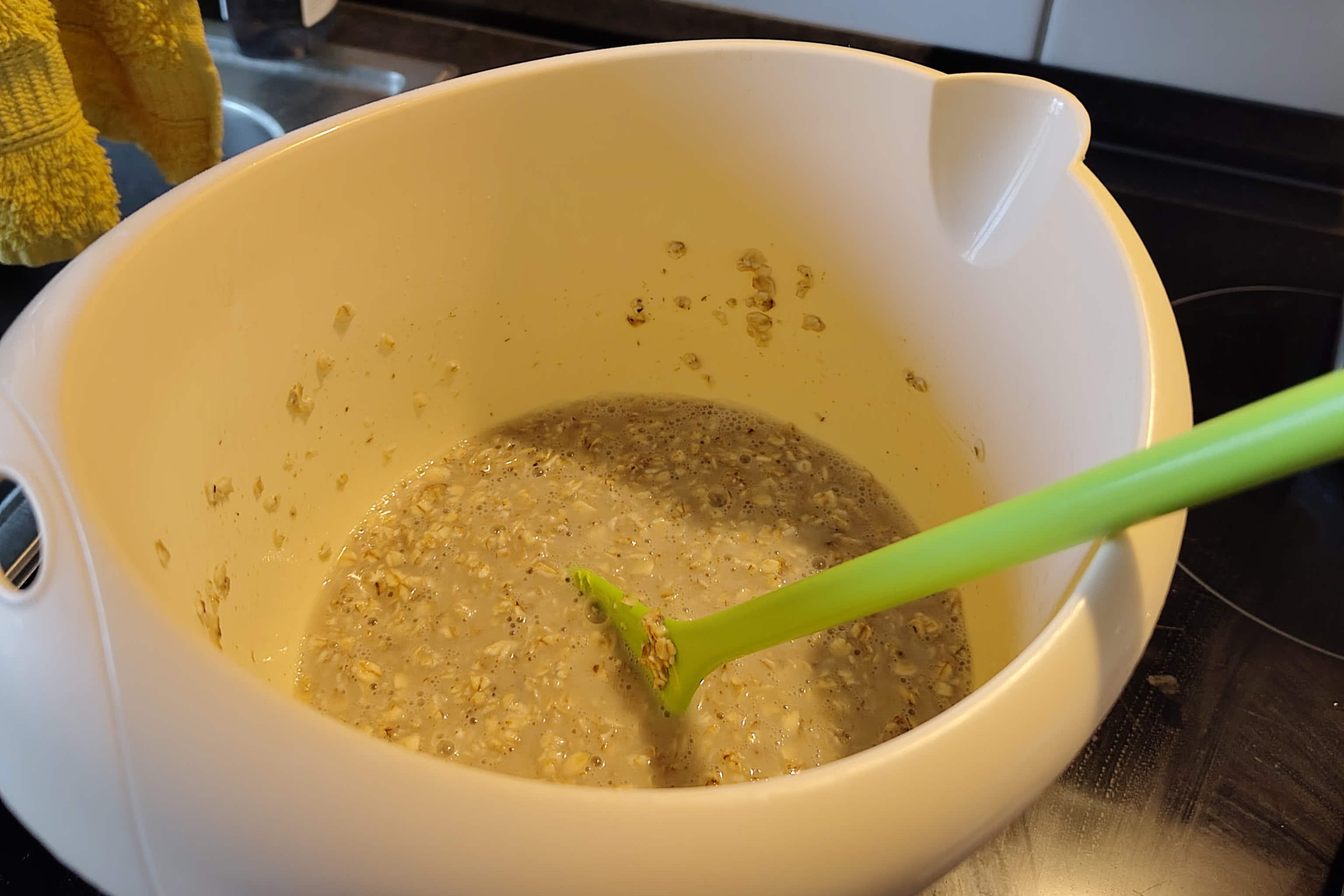 Haferflocken in Wasser aufgeweicht