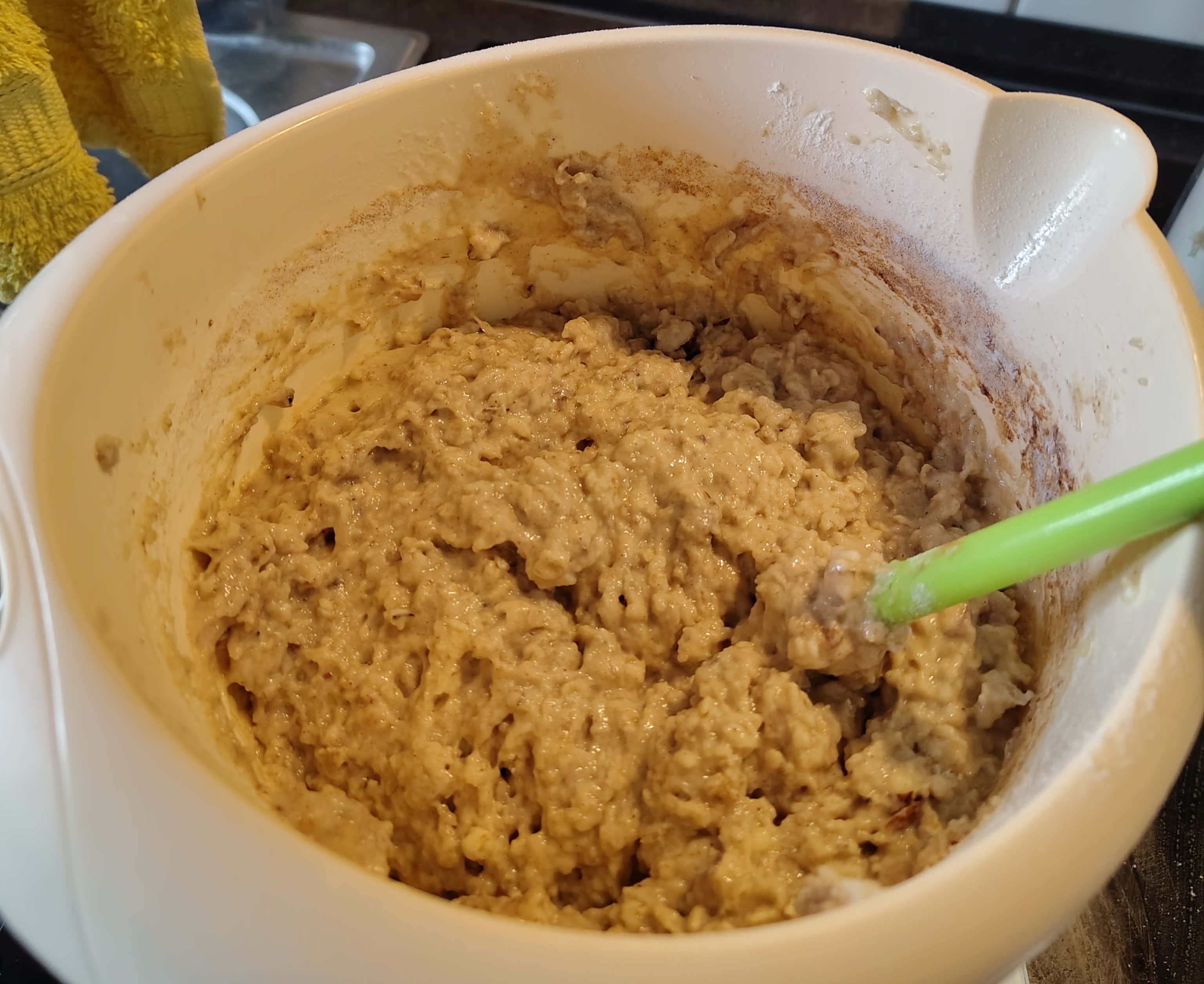 Teig in großer Schüssel